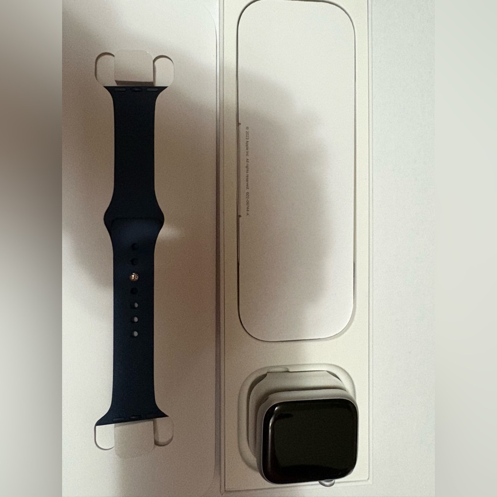 Apple Smartwatch 9 with Midnight Blue Band 45 mmWiFi/Bluetooth Premium Condition